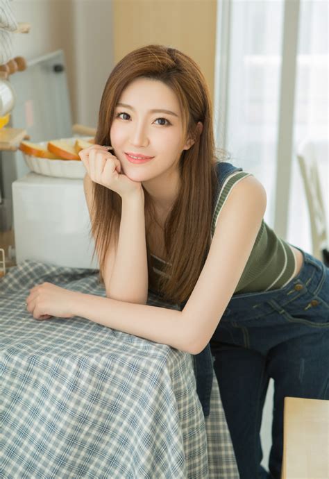 光脚踩裆1个小时